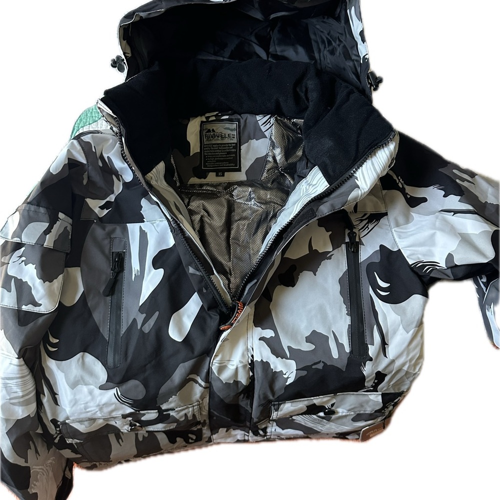 Men's Black and Gray Camouflage Ski Jacket
